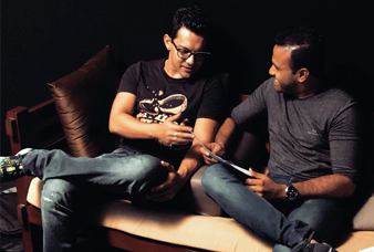 සංඛ දිනේත්ගේ සංගීතයට ආදිත්‍ය නාරායන් සින්දු කියයි.