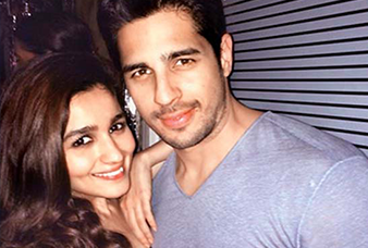 2018 අවුරුද්දේ ආලියා එක්ක සිද්ධාර්ත් ලංකාවට එනවලු. සුපිරි බොලිවුඩ් තරු රැසක් නව වසරේ කරන්න ඉන්න වැඩ මෙන්න.