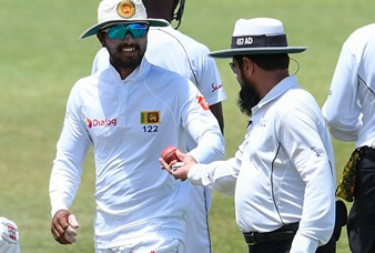 ICC යෙන් චන්දිමාල්ට පන්දුව පළුදු කිරීමේ චෝදනාවක්.